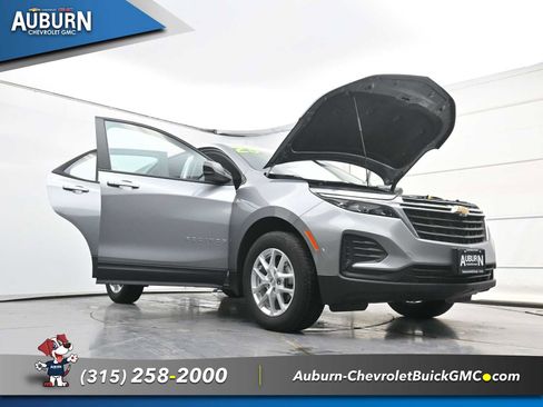 Used 2023 Chevrolet Equinox LS AWD/4WD image 34