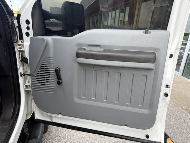 Used 2015 Ford F550 4x4 Regular Cab Super Duty image 19