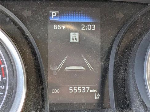 Used 2022 Toyota Camry LE image 3