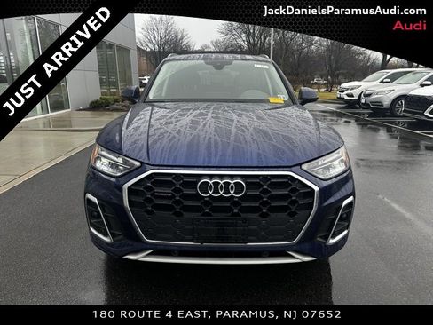 Used 2023 Audi Q5 2.0T Premium w/ Convenience Package image 2