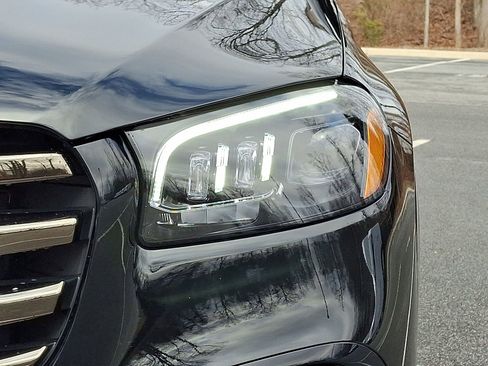 Certified 2025 Mercedes-Benz GLS 450 4MATIC image 9