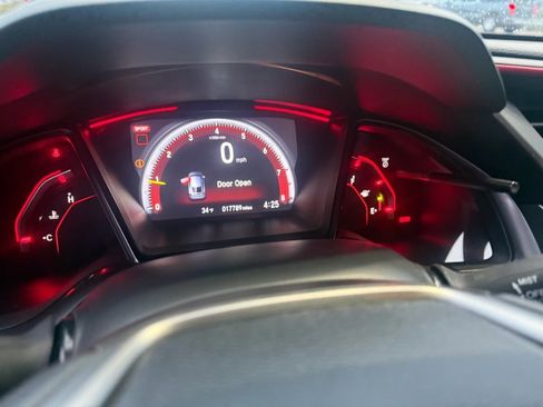 Used 2018 Honda Civic Type R image 9