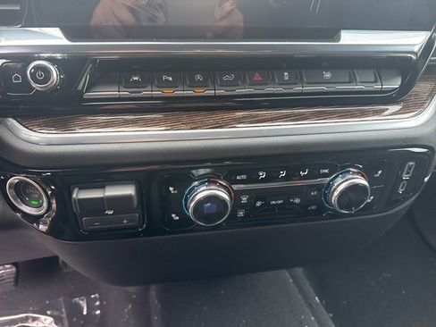 New 2026 GMC Sierra 1500 SLE w/ Preferred Package image 21