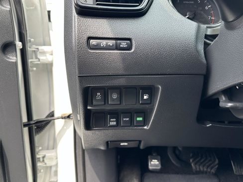Used 2019 Nissan Rogue S w/ Special Edition Package AWD/4WD image 48