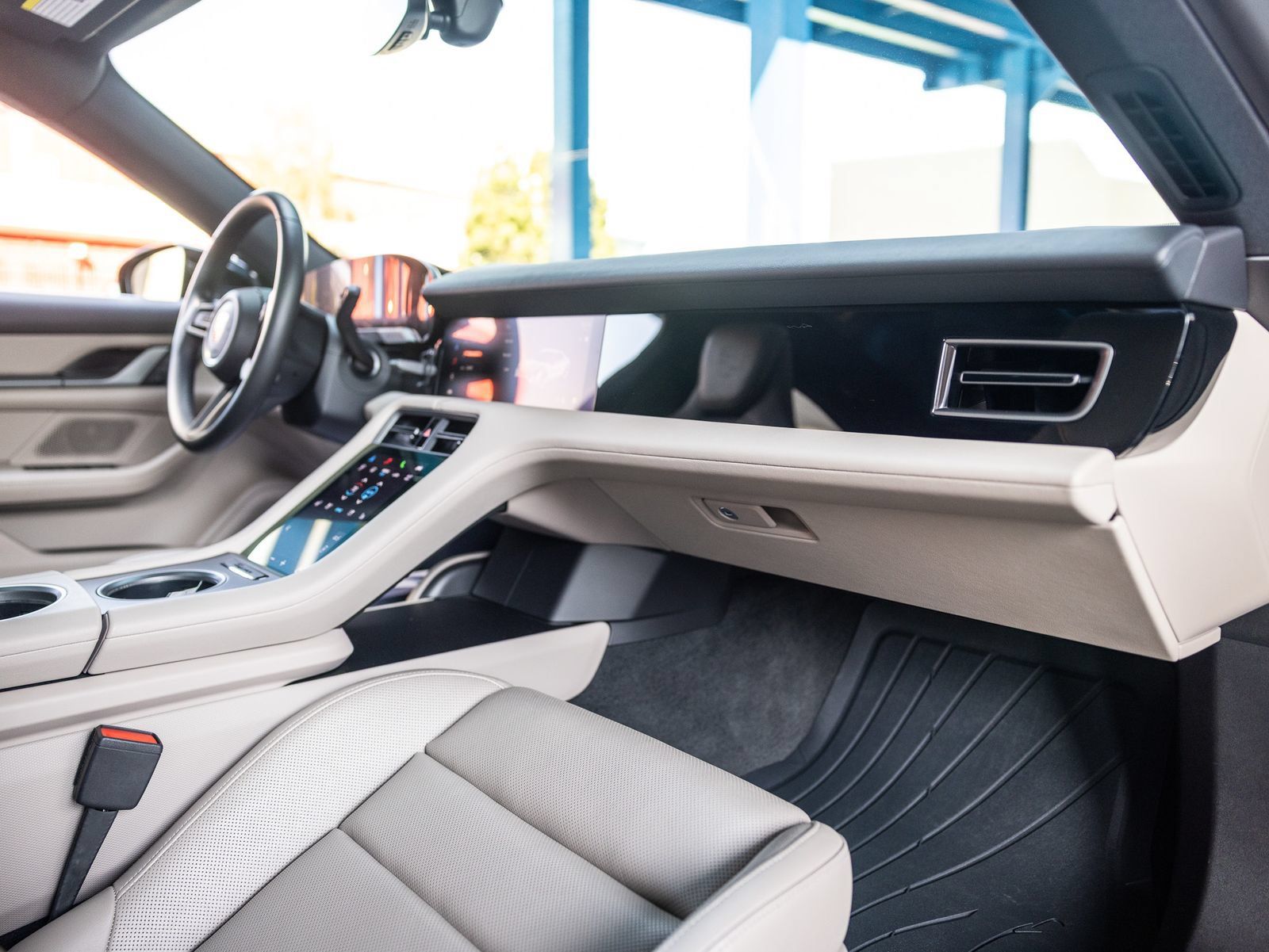 Certified 2025 Porsche Taycan RWD image 34