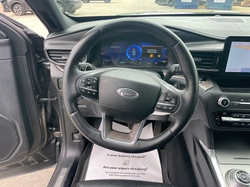 Used 2020 Ford Explorer Platinum AWD/4WD image 23