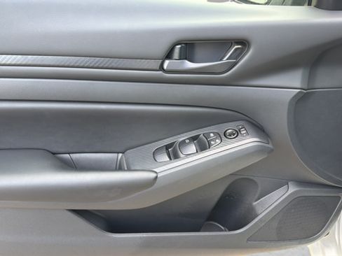Certified 2025 Nissan Altima 2.5 S FWD image 28