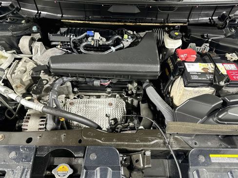 Used 2017 Nissan Rogue SV AWD/4WD image 19