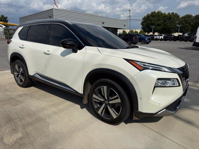Used 2021 Nissan Rogue Platinum AWD/4WD image 3
