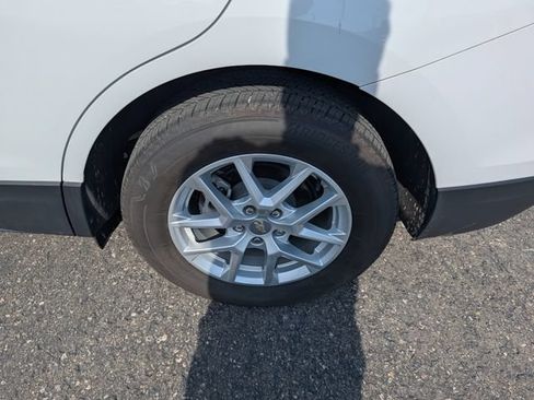Used 2024 Chevrolet Equinox LT AWD/4WD image 5