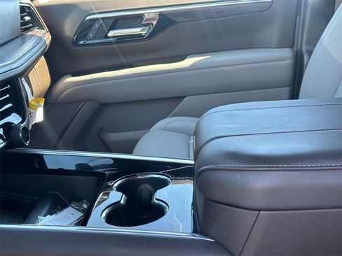 Certified 2025 Chevrolet Tahoe LT w/ Comfort Package image 10