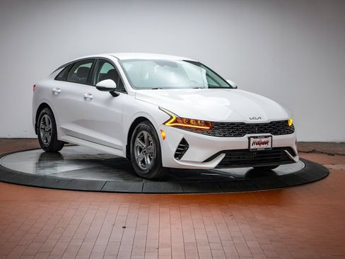 Used 2023 Kia K5 LXS FWD image 6