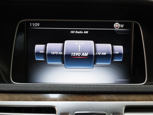 Used 2016 Mercedes-Benz E 350 Sedan w/ Premium Package image 17