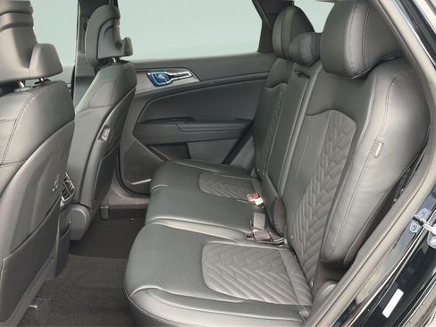 New 2026 Kia Sportage X-Line w/ X-Line Premium Package AWD/4WD image 11