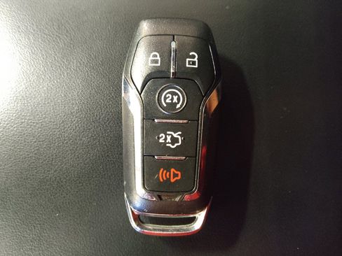 Used 2017 Lincoln MKX Select w/ Select Plus Package FWD image 32