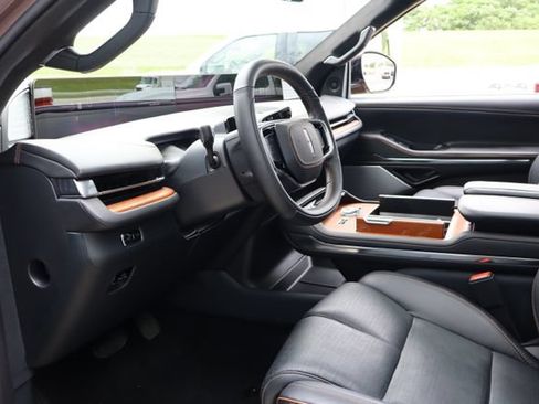Used 2025 Lincoln Navigator Black Label AWD/4WD image 13