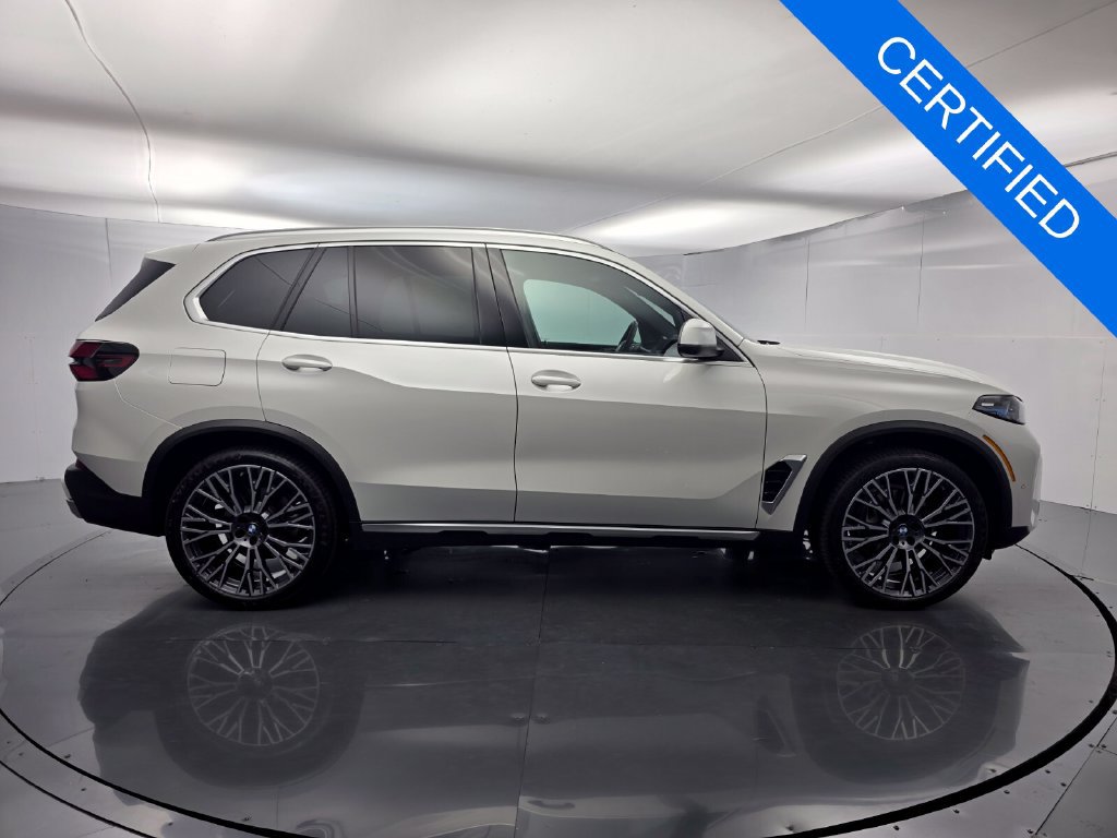 Used 2026 BMW X5 sDrive40i w/ Premium Package RWD image 3