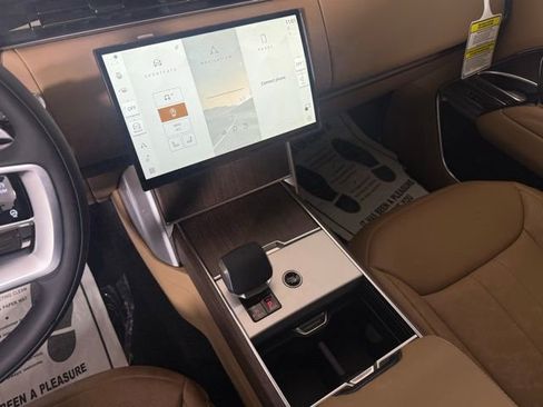 New 2026 Land Rover Range Rover Long Wheelbase SE image 35