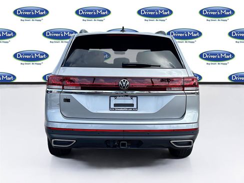 Used 2025 Volkswagen Atlas SE image 6
