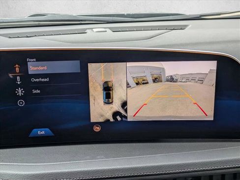 Used 2025 Cadillac XT4 Premium Luxury image 13