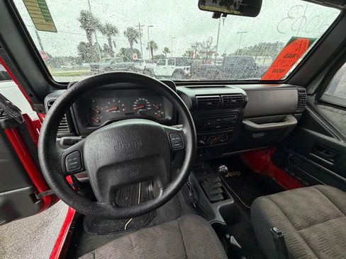 Used 2003 Jeep Wrangler SE image 16