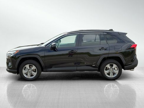 Used 2024 Toyota RAV4 LE AWD/4WD image 4