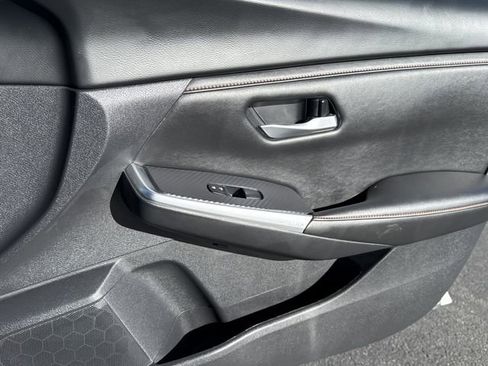 Certified 2024 Nissan Sentra SR image 23