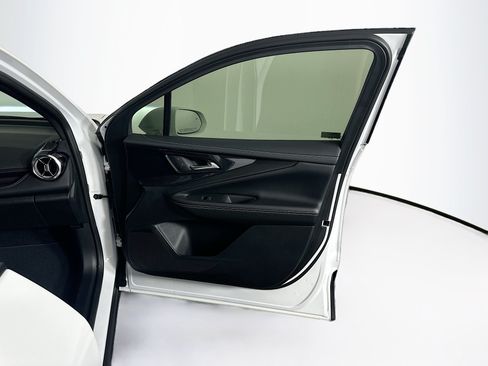 Used 2025 Chevrolet Blazer EV LT AWD/4WD image 33