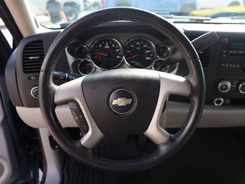 Used 2009 Chevrolet Silverado 1500 LT w/ Regional Value Package RWD image 13