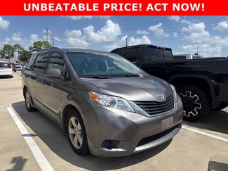 Used 2011 Toyota Sienna LE w/ Towing Pkg FWD video 1