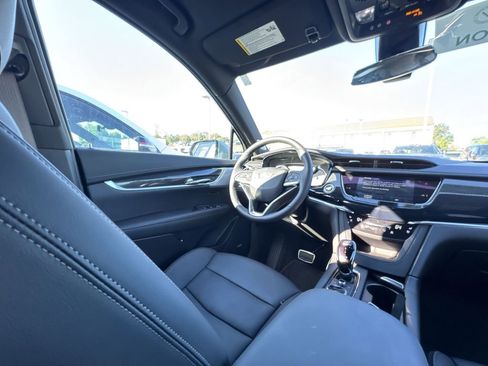 Used 2024 Cadillac XT6 Sport image 15