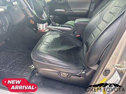 Used 2017 Toyota Tacoma SR5 w/ Tow Package AWD/4WD image 5