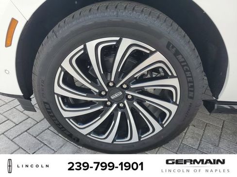 New 2025 Lincoln Navigator Black Label AWD/4WD image 12