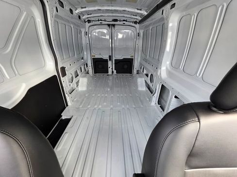 New 2026 Ford Transit 250 148 Medium Roof image 36