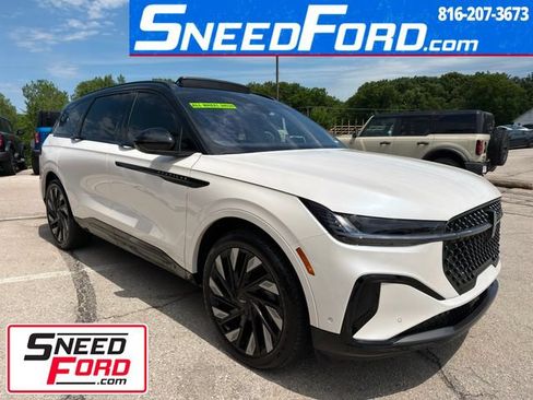 Used 2024 Lincoln Nautilus Reserve w/ Equipment Group 203A AWD/4WD image 1