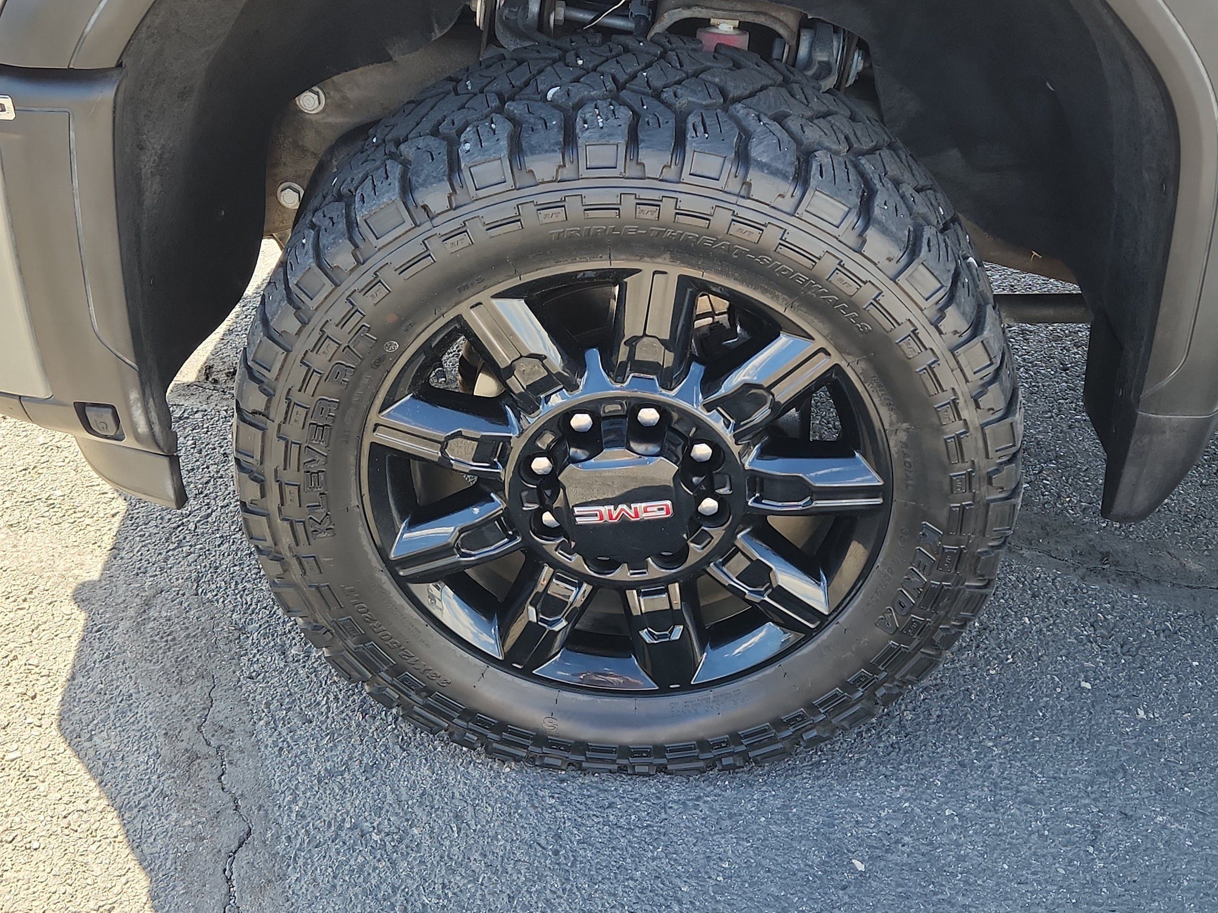 Used 2024 GMC Sierra 2500 AT4 w/ Technology Package AWD/4WD image 7
