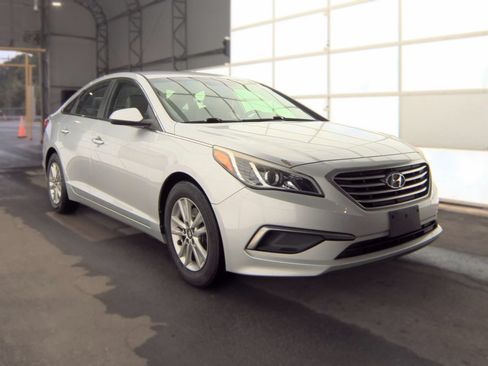Used 2017 Hyundai Sonata SE FWD image 6