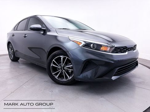 Certified 2023 Kia Forte LXS w/ LXS Technology Package FWD image 1