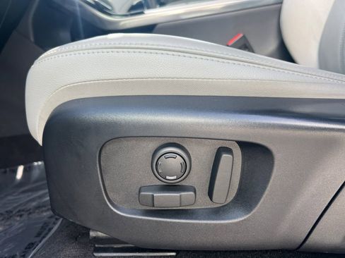 Used 2023 Land Rover Range Rover Evoque S image 12