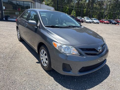 Used 2011 Toyota Corolla LE FWD image 18