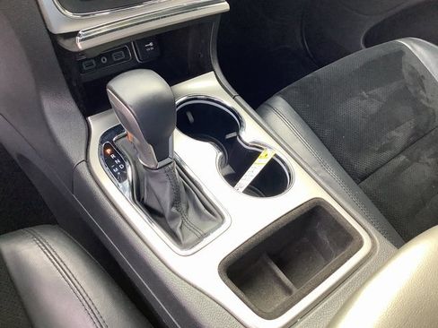 Used 2018 Jeep Grand Cherokee Altitude image 18