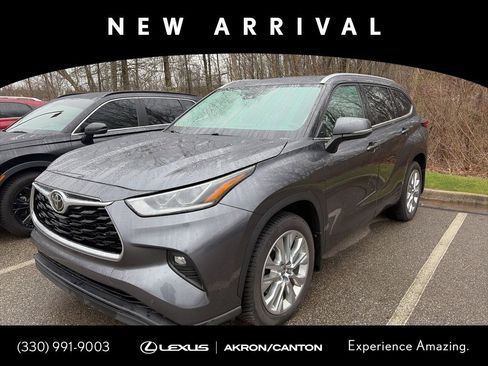 Used 2020 Toyota Highlander Limited image 1