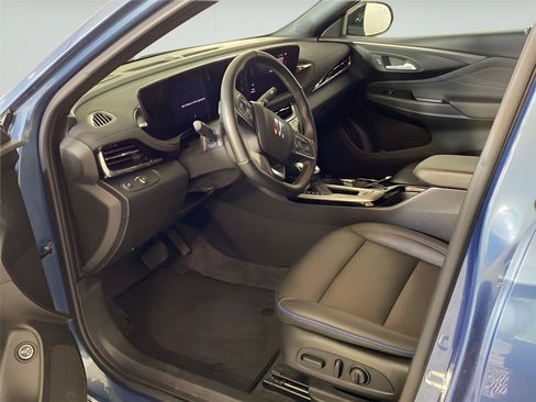 Used 2025 Buick Envista Sport Touring w/ Experience Buick Package FWD image 22