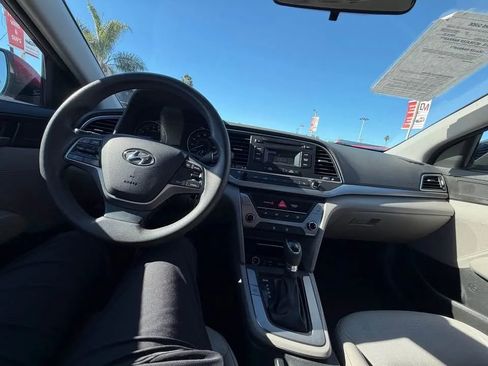 Used 2017 Hyundai Elantra SE image 8