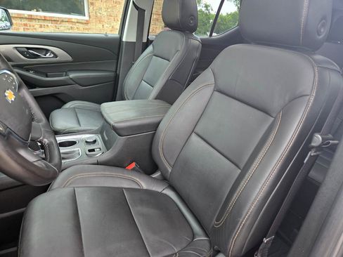 Used 2018 Chevrolet Traverse LT w/ LPO, Floor Liner Package AWD/4WD image 23