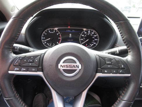 Used 2021 Nissan Sentra SR w/ SR Premium Package image 24