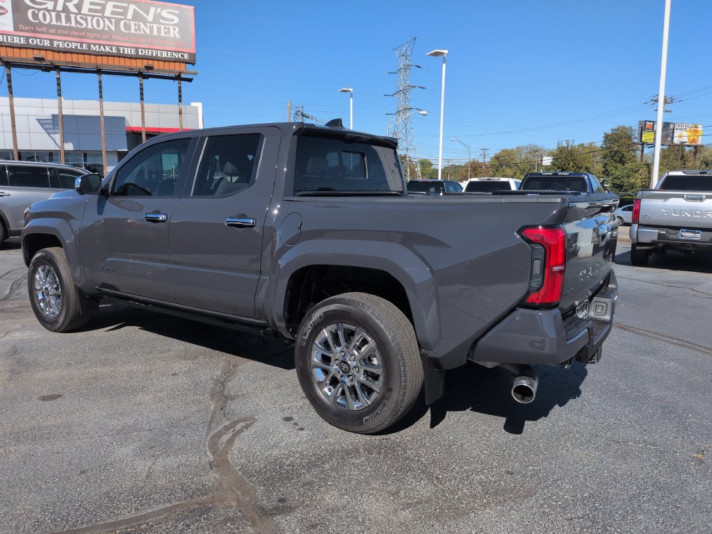 Used 2024 Toyota Tacoma Limited w/ Limited Package (LT) AWD/4WD image 3