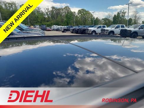 Used 2017 Hyundai Santa Fe AWD w/ SE Ultimate Tech Package 03 image 7