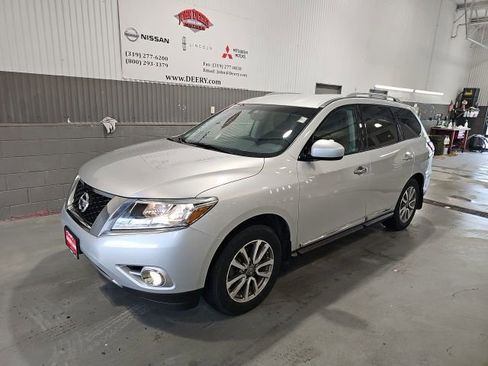 Used 2015 Nissan Pathfinder SL w/ Trailer Tow Package AWD/4WD image 7