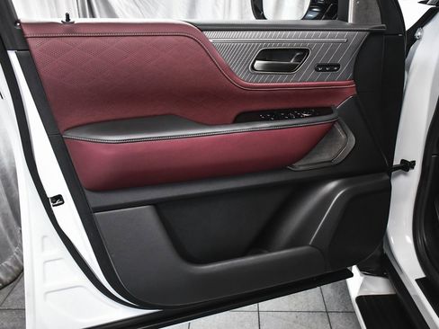 Used 2025 INFINITI QX80 Autograph image 9